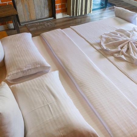 Hobbit Hole Hideaway Bed and Breakfast Ella Εξωτερικό φωτογραφία