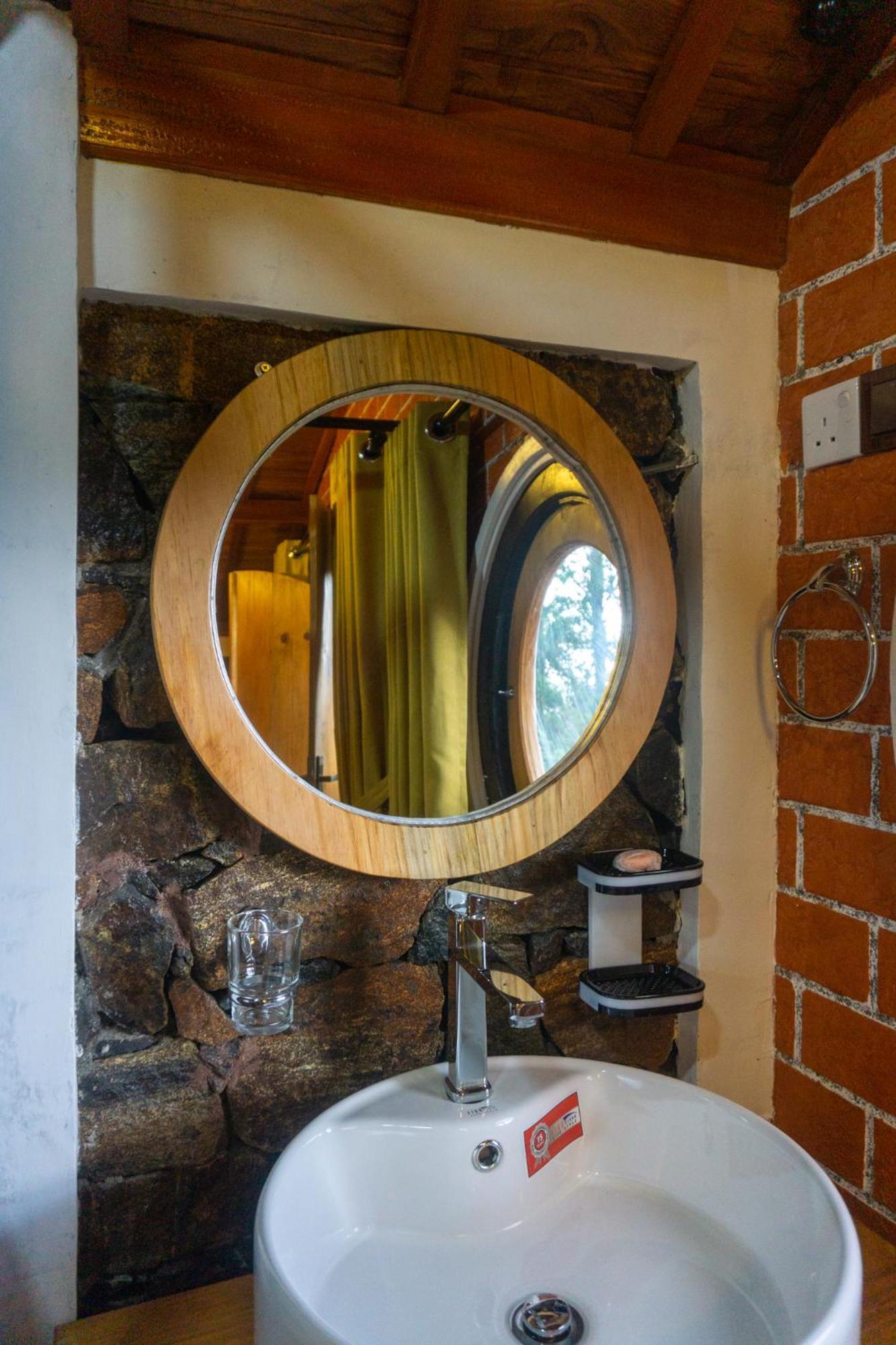 Hobbit Hole Hideaway Bed and Breakfast Ella Εξωτερικό φωτογραφία