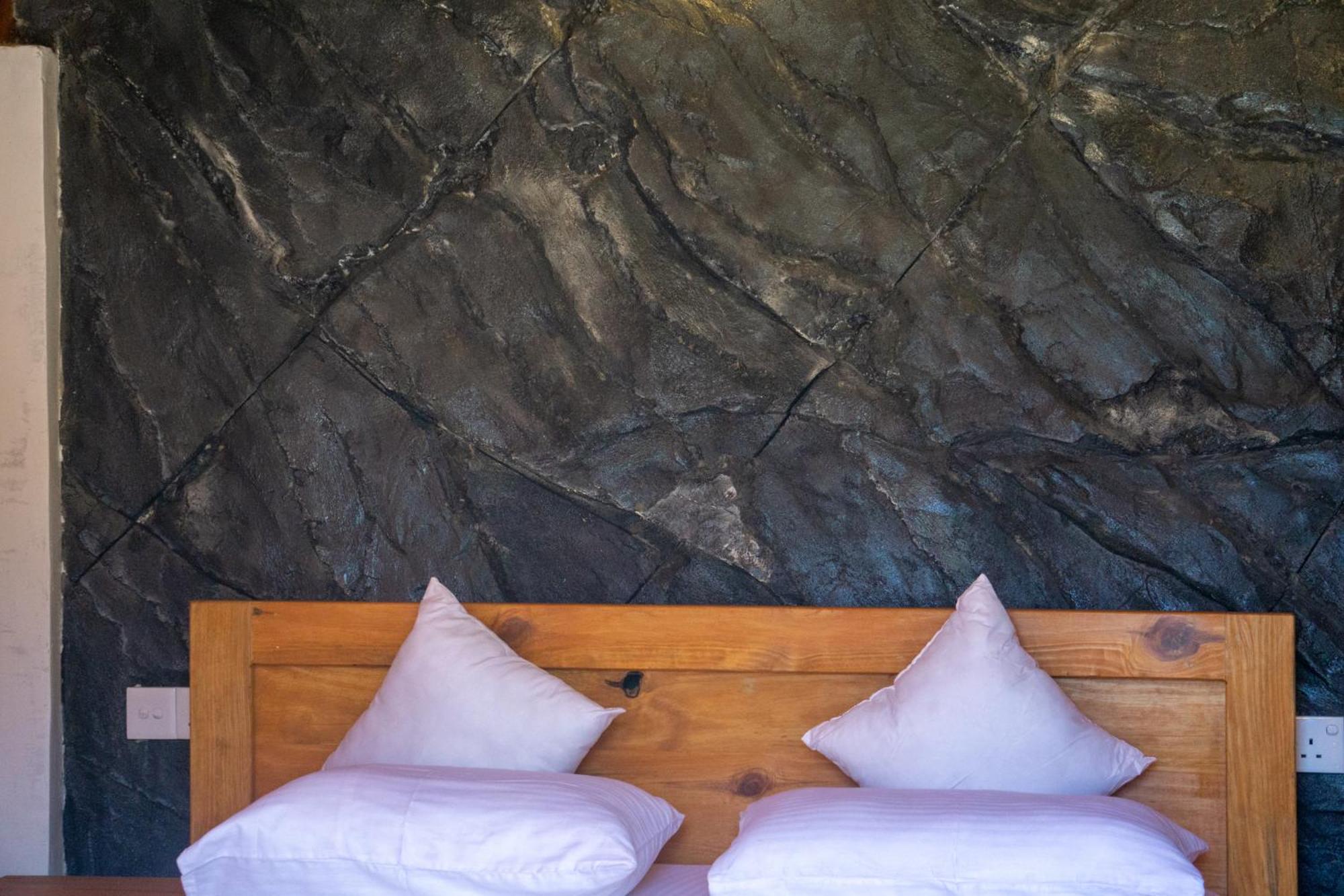 Hobbit Hole Hideaway Bed and Breakfast Ella Εξωτερικό φωτογραφία